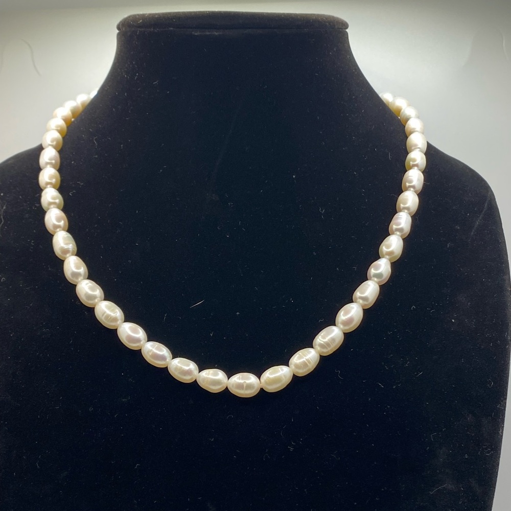 Beautiful fresh water Pearl necklace with 925 clasp